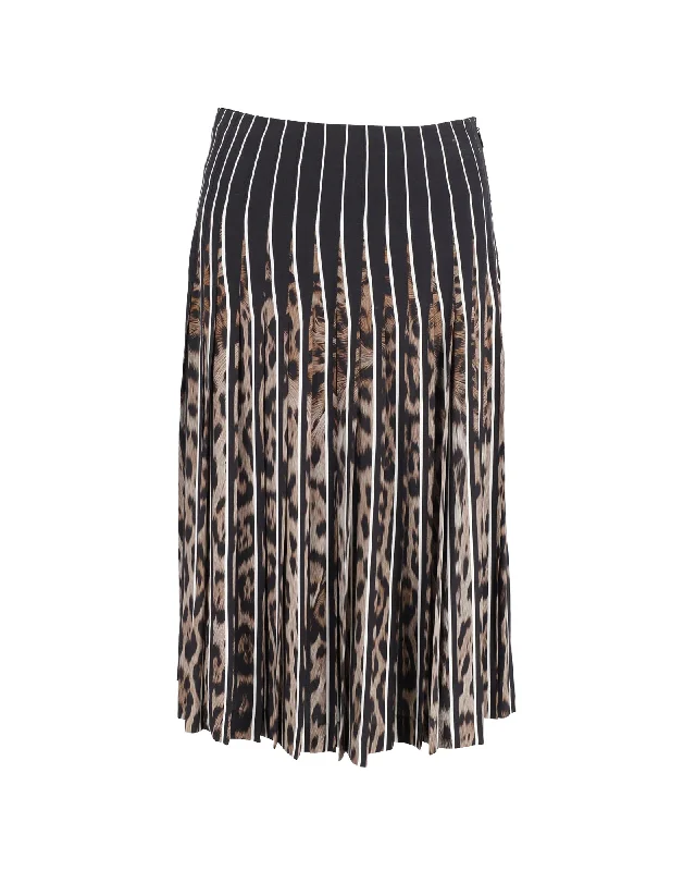 Chic & Cozy Collection Roberto Cavalli Pleated Leopard Print Skirt in Animal Print Silk